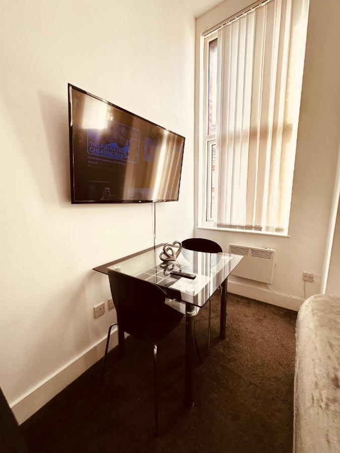 5 Star Luxury Studio Apartment, Big Smart Tv, Wifi, Liverpool City Centre, Easy Access Lock Box Entry! المظهر الخارجي الصورة